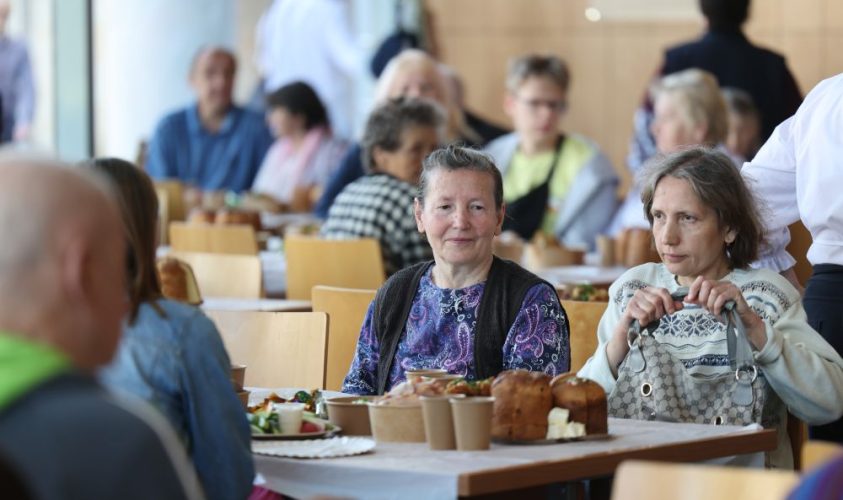 У Львові до Великодня організують сніданки та майстер-класи для людей у потребі