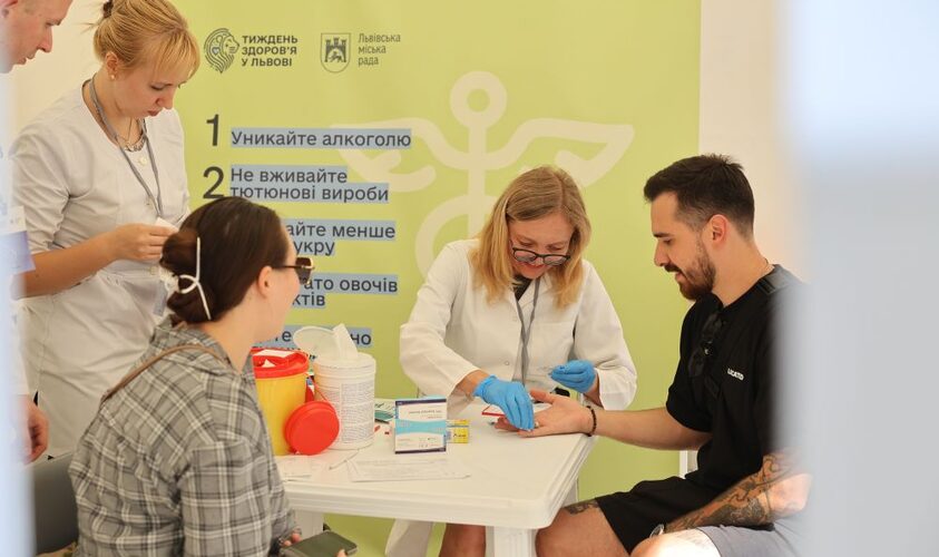 У парку імені Івана Франка працюватиме мобільний пункт здоров’я: розклад та перелік послуг