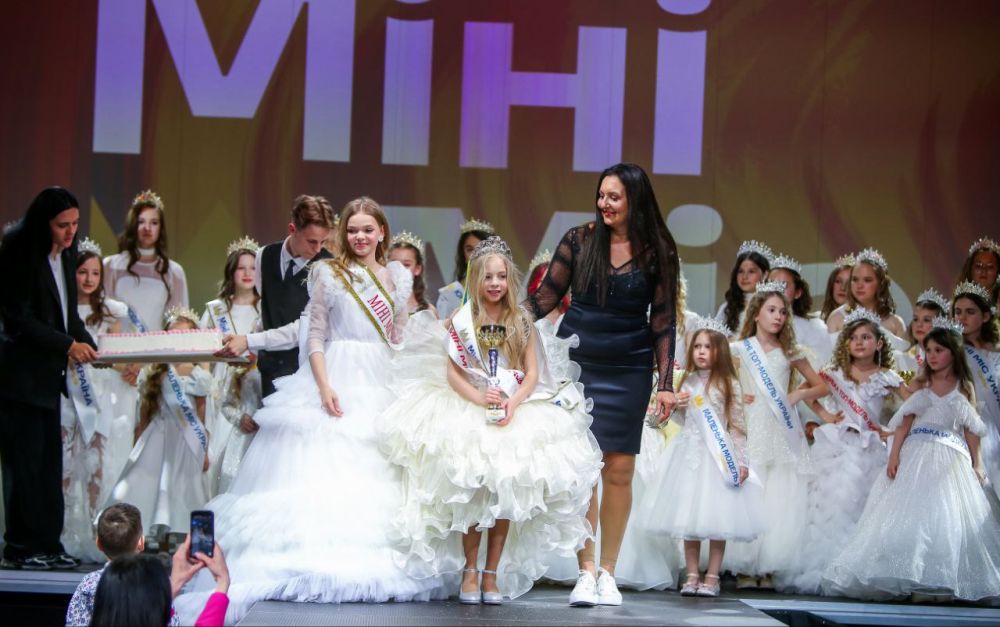 Маленькі моделі з великим серцем: на фестивалі «Міні Міс Україна 2025» зібрали 120 тисяч грн для дитячої лікарні