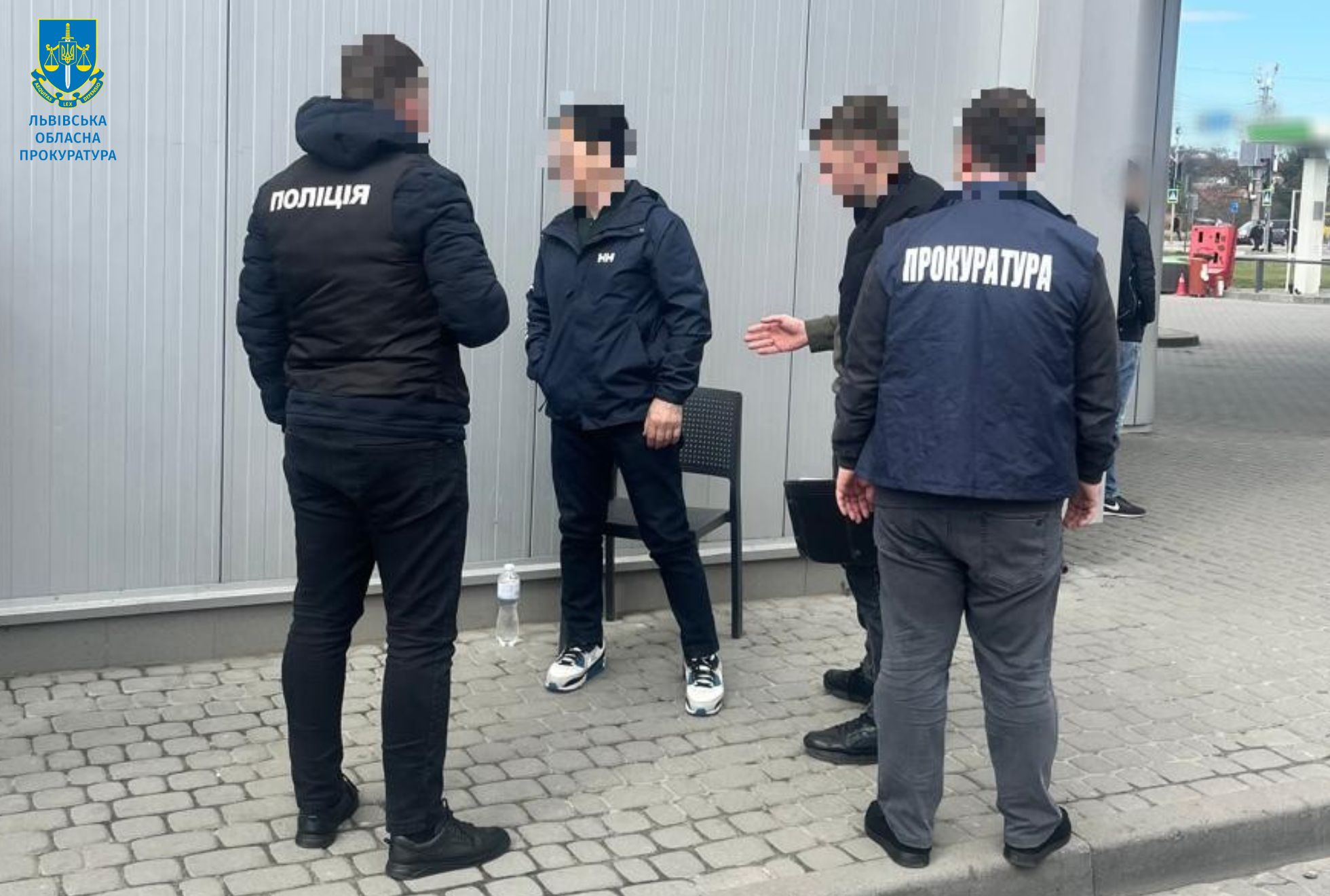 Намагався підкупити прокурора: на Львівщині затримано місцевого мешканця