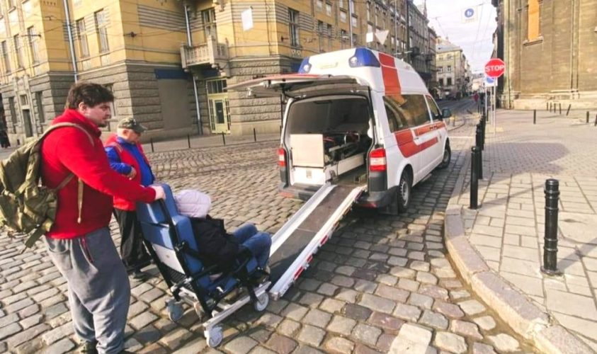 У Львівській громаді для мешканців запрацювало безкоштовне соціальне медичне таксі: деталі