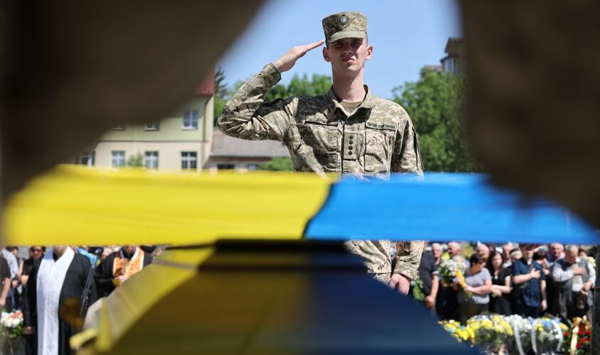 Завтра Львів попрощається з воїнами Віктором Власенком та Ігорем Ткаченком