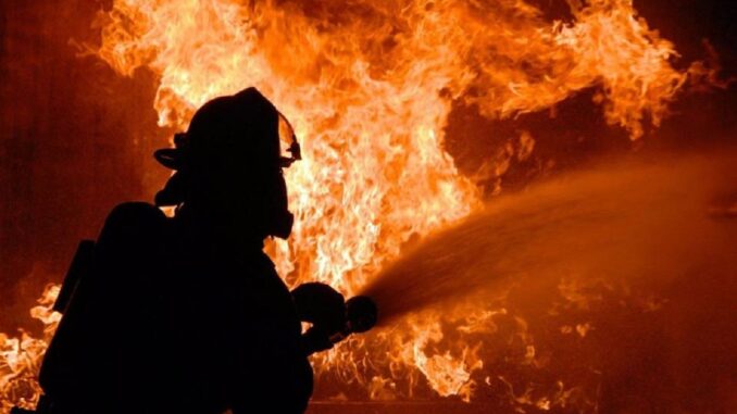 У пожежі на Яворівщині постраждав 57-річний власник будинку