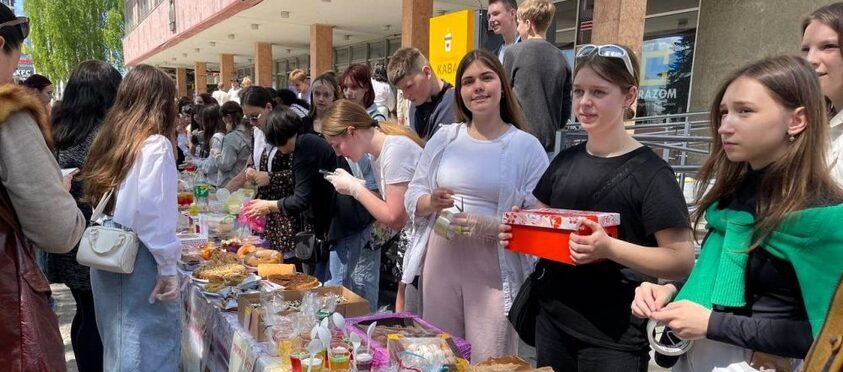 У школах Львова проведуть благодійні ярмарки, щоб зібрати кошти на дрони для ЗСУ: локації