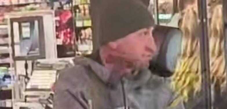 Вчора у ТРЦ Forum Lviv чоловік вистрілив з пістолета у підлогу: деталі