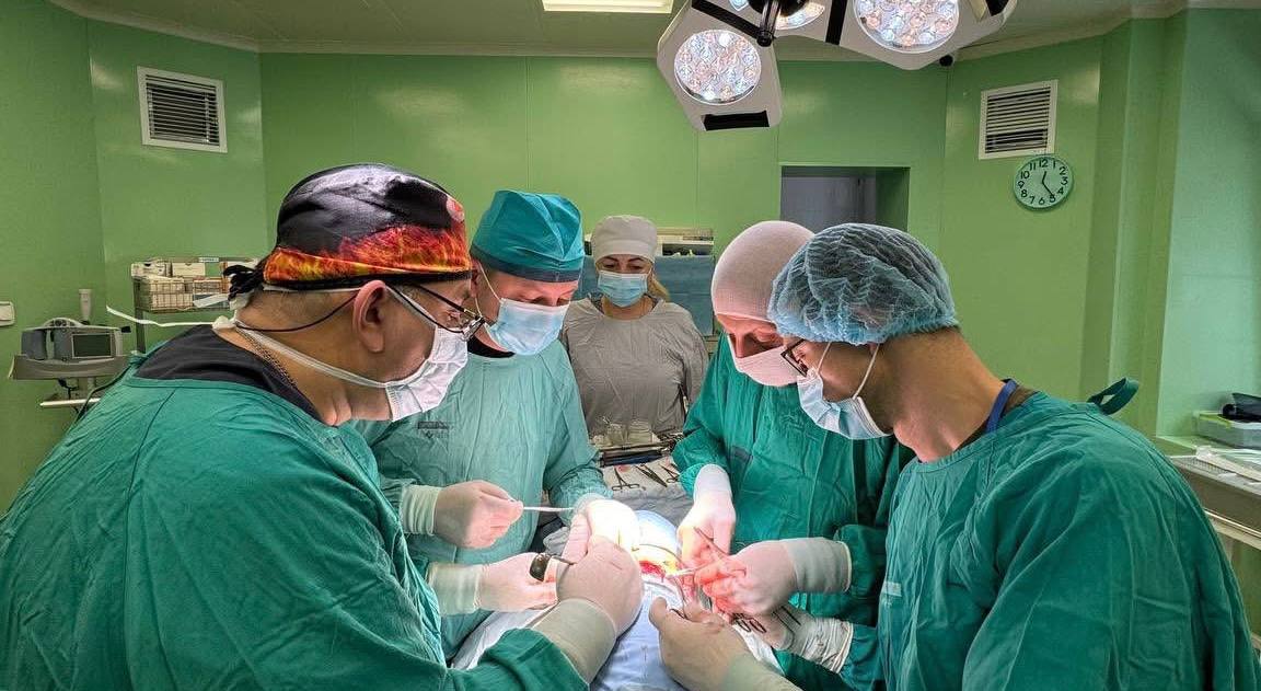Львівські урологи зробили складне втручання 13-річному хлопчику з важкою вродженою патологія сечової системи