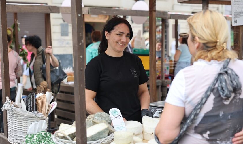 Сьогодні на площі Ринок стартує шостий сезон Львівського фермерського ярмарку