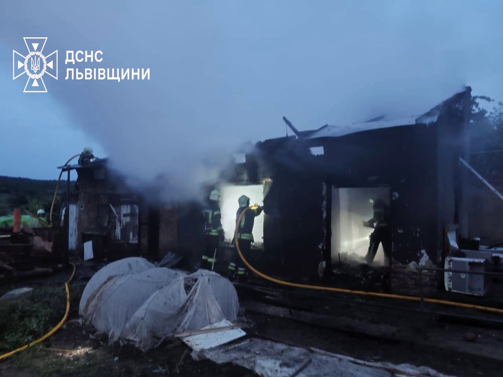 У селі на Львівщині на пожежі в літній кухні загинула людина
