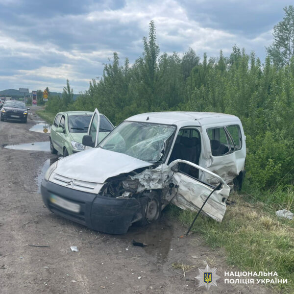 У Львівському районі відбулася ДТП: травмований водій легковика