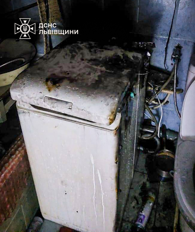 У Львові через загоряння пральної машинки опіки отримав 78-річний чоловік