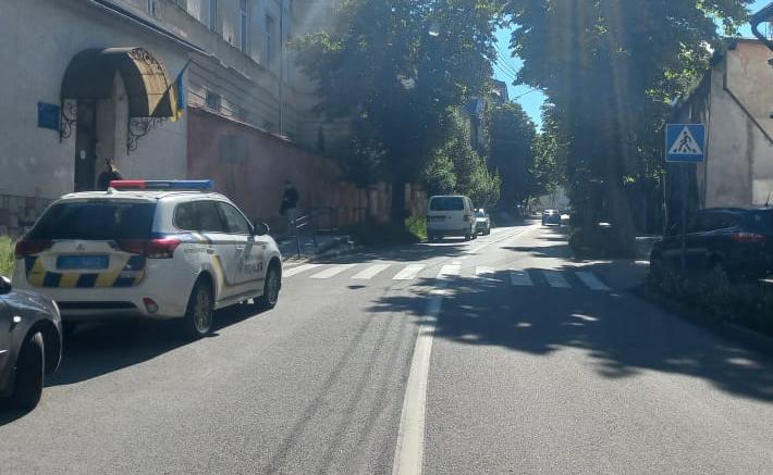 На вулиці Кривоноса у Львові водій Ford Focus збив 30-річну жінку