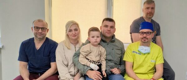Львівські хірурги успішно видалили велику пухлину у печінці у 4-річного хлопчика