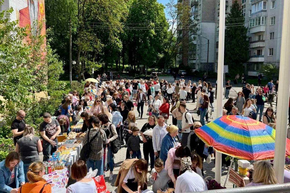 Шкільні ярмарки у Львові зібрали майже 8 млн гривень на підтримку армії