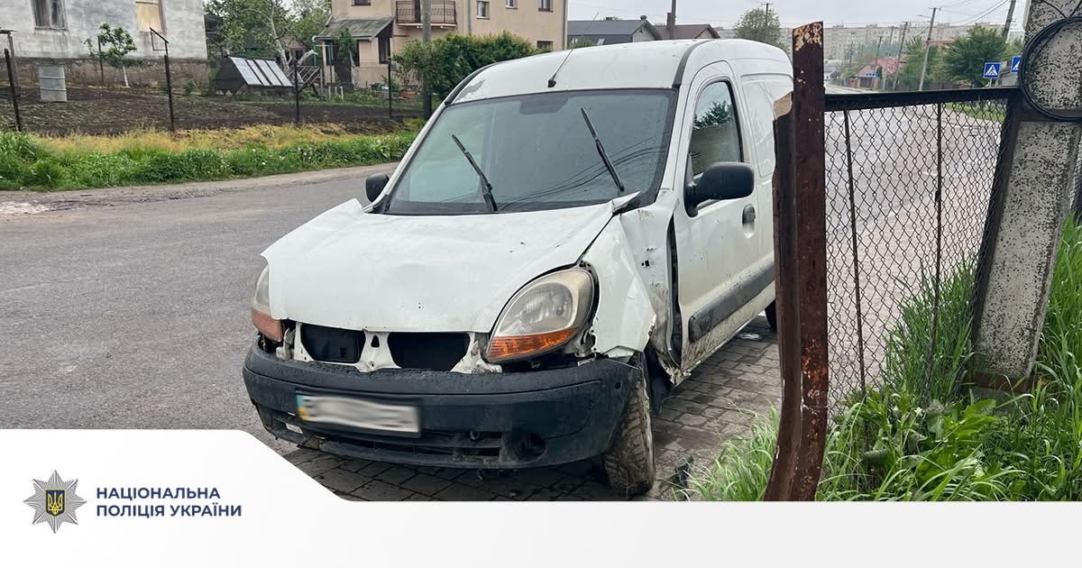 19-річний водій Renault Kangoo збив жінку на тротуарі у Львові