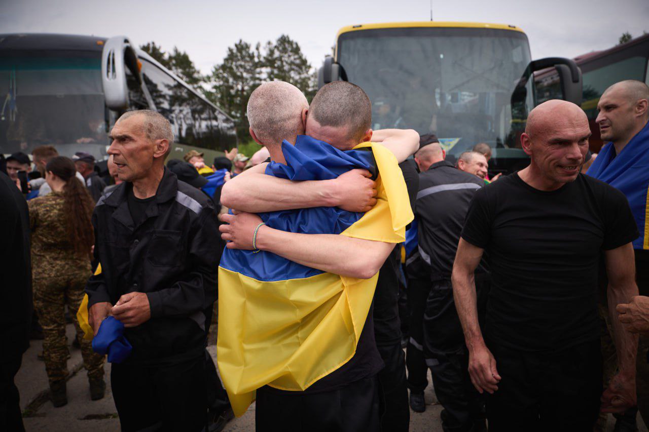 Сьогодні Україна повернула ще 303 Героїв з російського полону: серед них пʼятеро бійців зі Львівщини