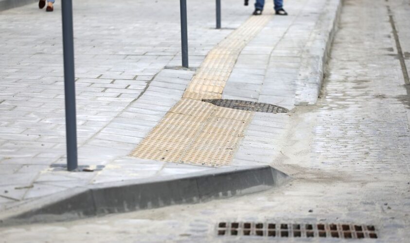 У Львові триває весняна очистка та ремонт дощоприймачів