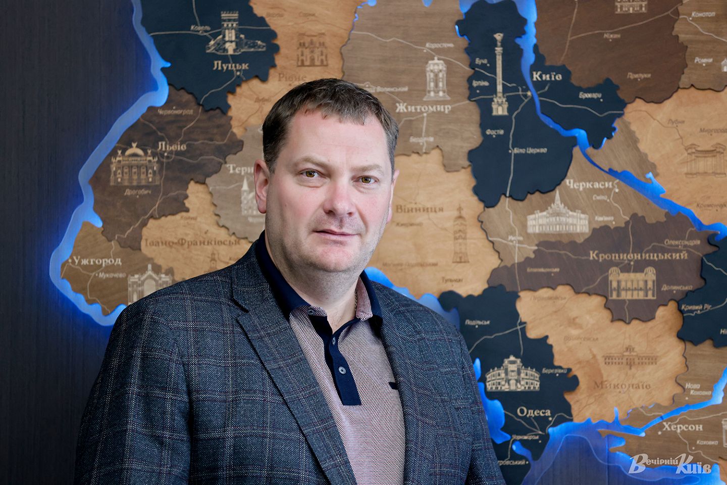 Колишній чиновник з Львівщини, який нині очолює транспорт КМДА, подарував доньці $53 тисячі та купив елітне авто