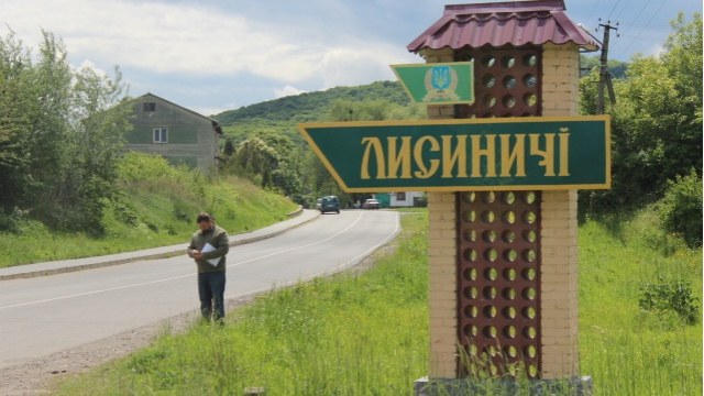 Лисиничі без школи і садка, але з новими багатоповерхівками? Громада каже «ні»