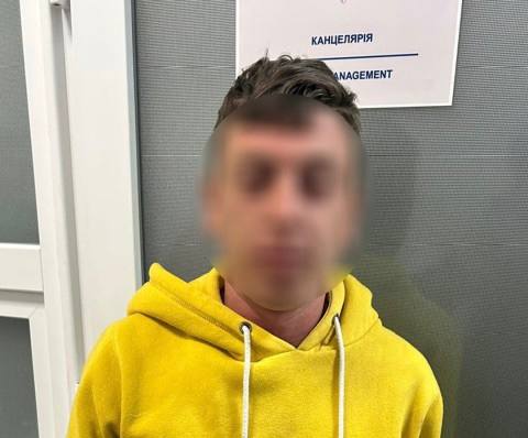 На Львівщині 25-річний чоловік поранив рідного брата ножем під час сварки