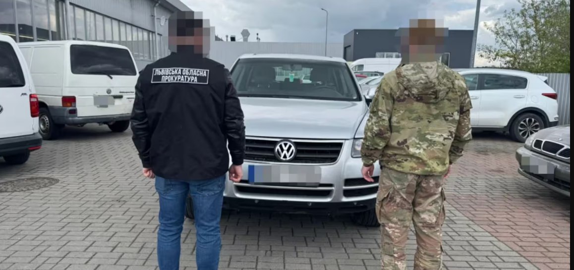 На Львівщині військовим передали 6 вилучених автівок