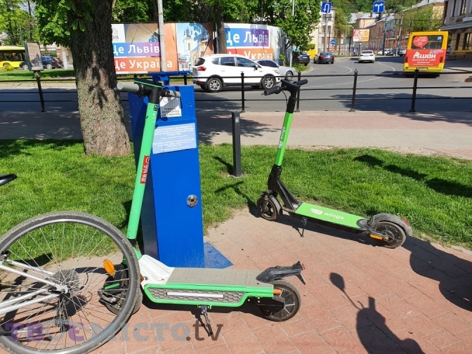 Продавали неіснуючі електросамокати: двоє мешканців Львівщини отримали підозру у шахрайстві
