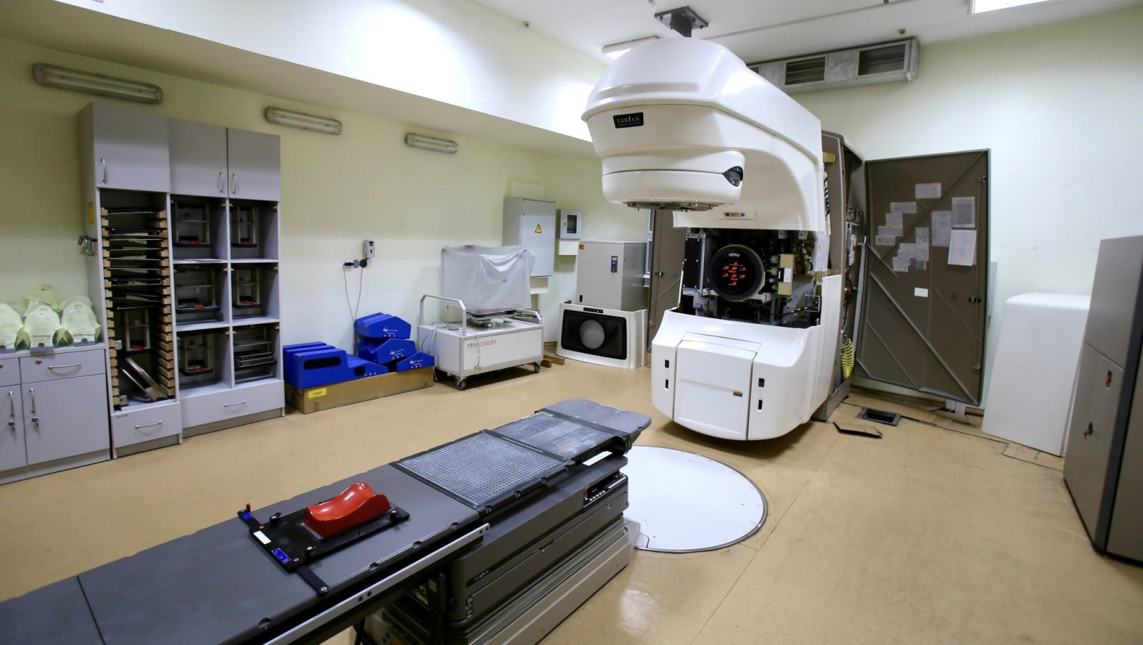 У Львівському онкоцентрі відкрили оновлене відділення променевої терапії