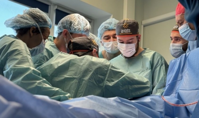 Відомий французький ортопед-травматолог провів у Львові операції українським Захисникам