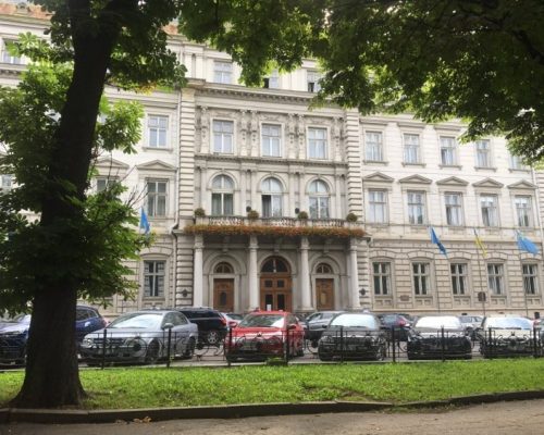 Політична напруга у Львівській облраді: Порошенко виступив на позачерговій сесії (ФОТО)