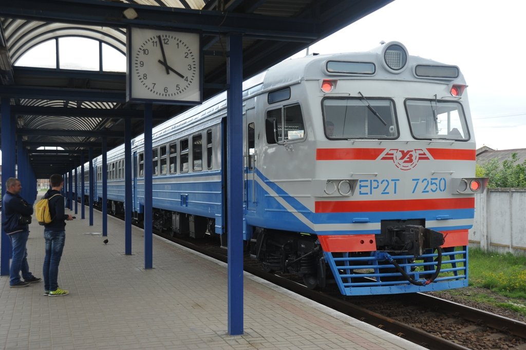 На Львівщині частково змінять розклад руху приміських поїздів
