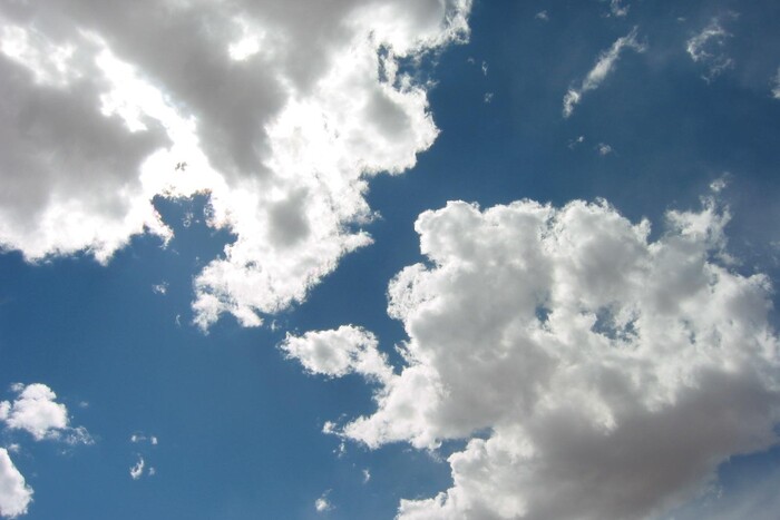 Здебільшого хмарно та до +27°: якою буде погода цієї середи на Львівщині