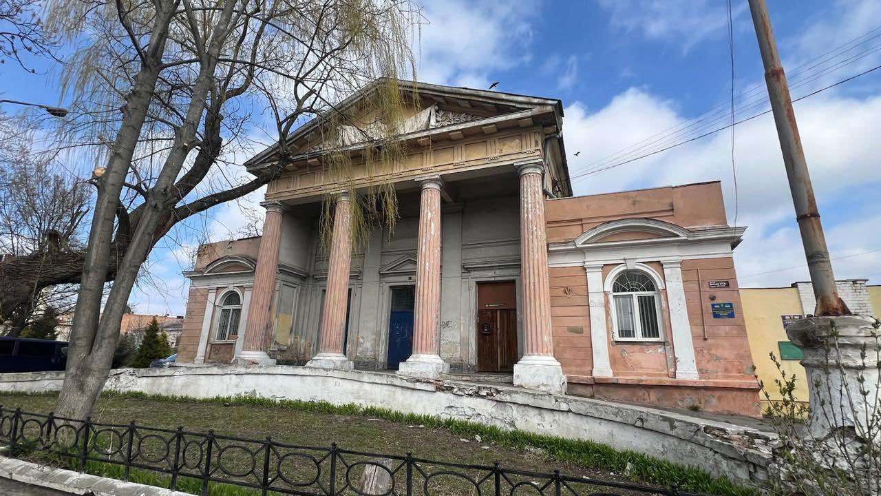 Суд першої інстанції повернув у власність облради будинок “Сокола” у Жовкві