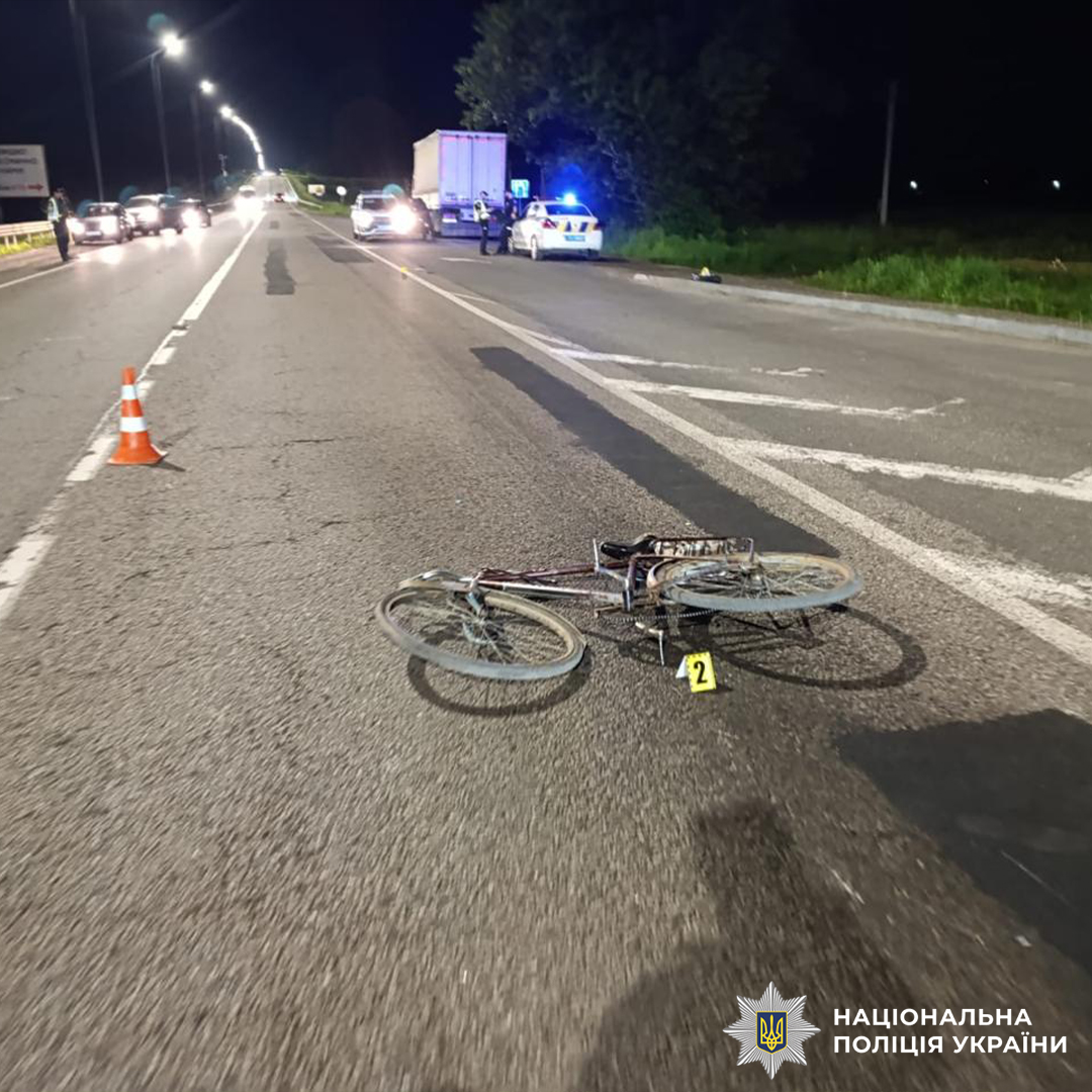 У Бродах внаслідок зіткнення з вантажівкою травмований велосипедист