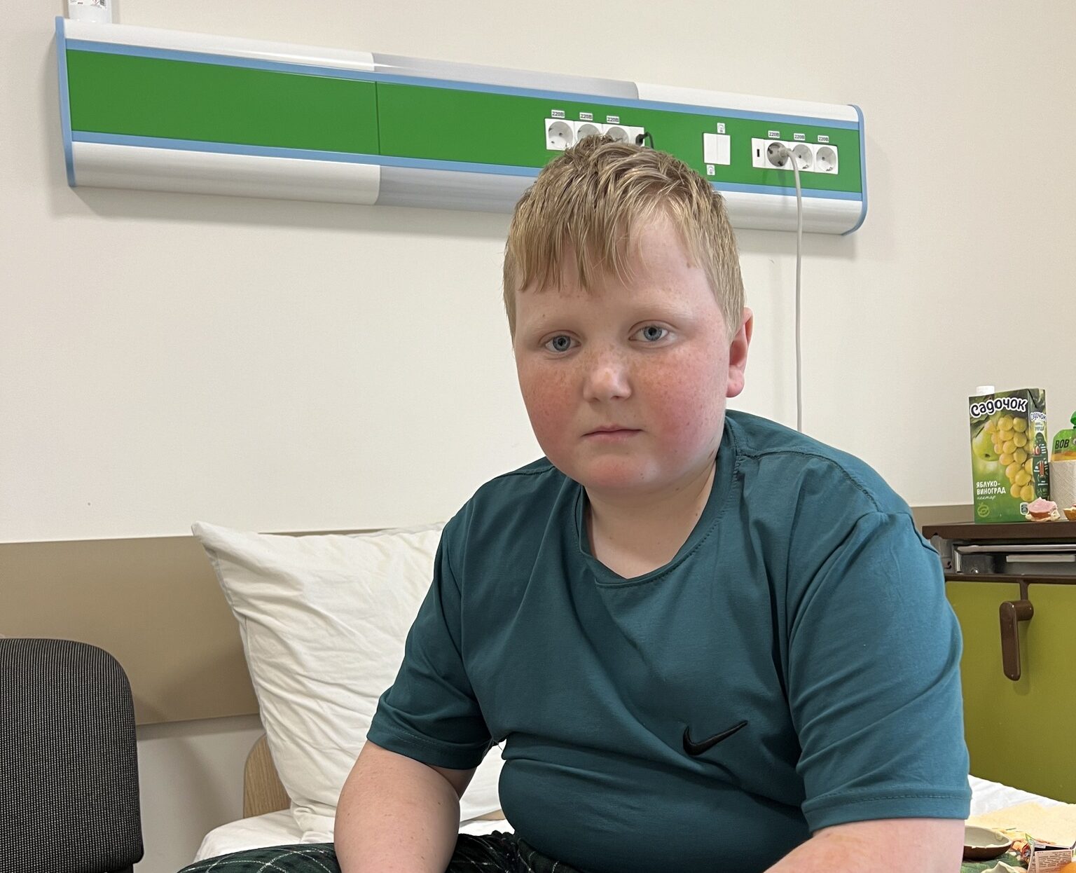 Сильний біль у спині: у Львові провели унікальну операцію 11-річному хлопчику з пухлиною біля хребта