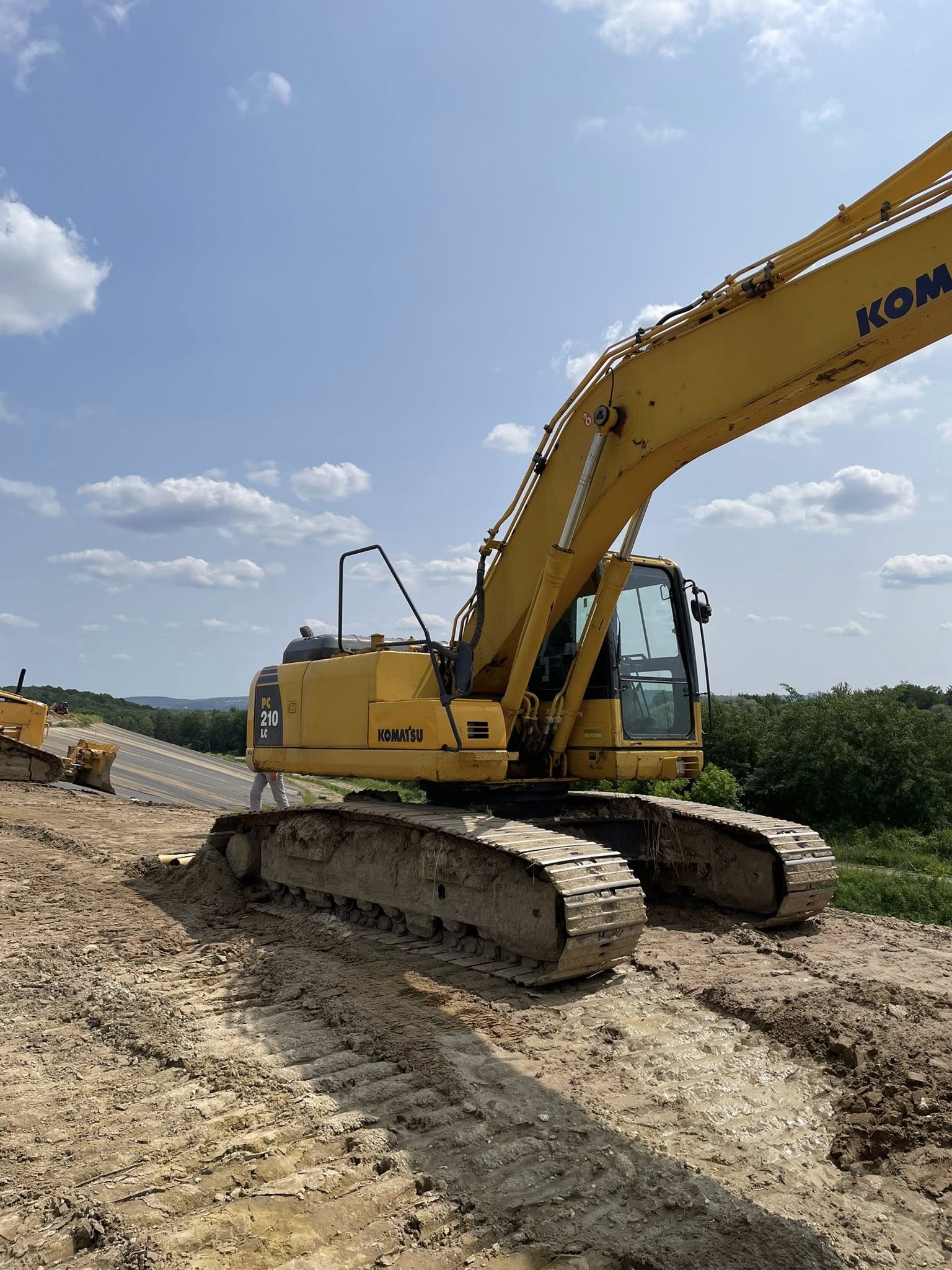 Друга фаза рекультивації: Грибовицький полігон вкривають родючим шаром ґрунту