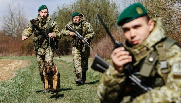 Монети зі столітньою історією: на кордоні з Польщею зупинили чоловіка з колекцією раритетів