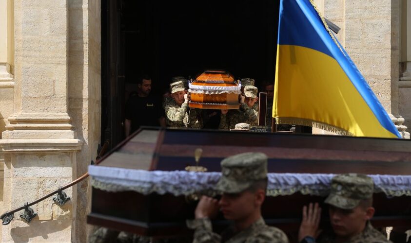 Сьогодні Львівська громада попрощається із трьома Захисниками України