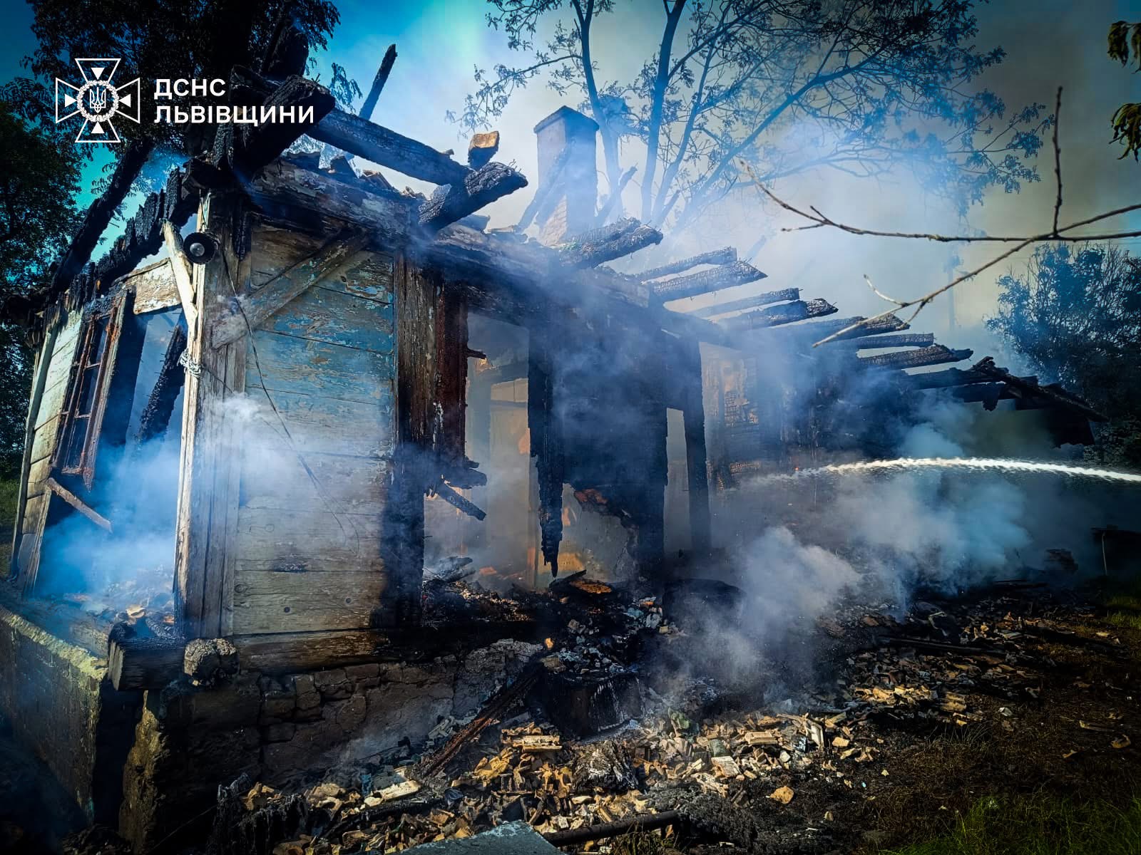 У Самбірському районі вщент згорів житловий будинок