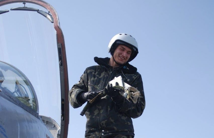 Зеленський присвоїв звання Героя України пілоту Устименку, який загинув цієї ночі