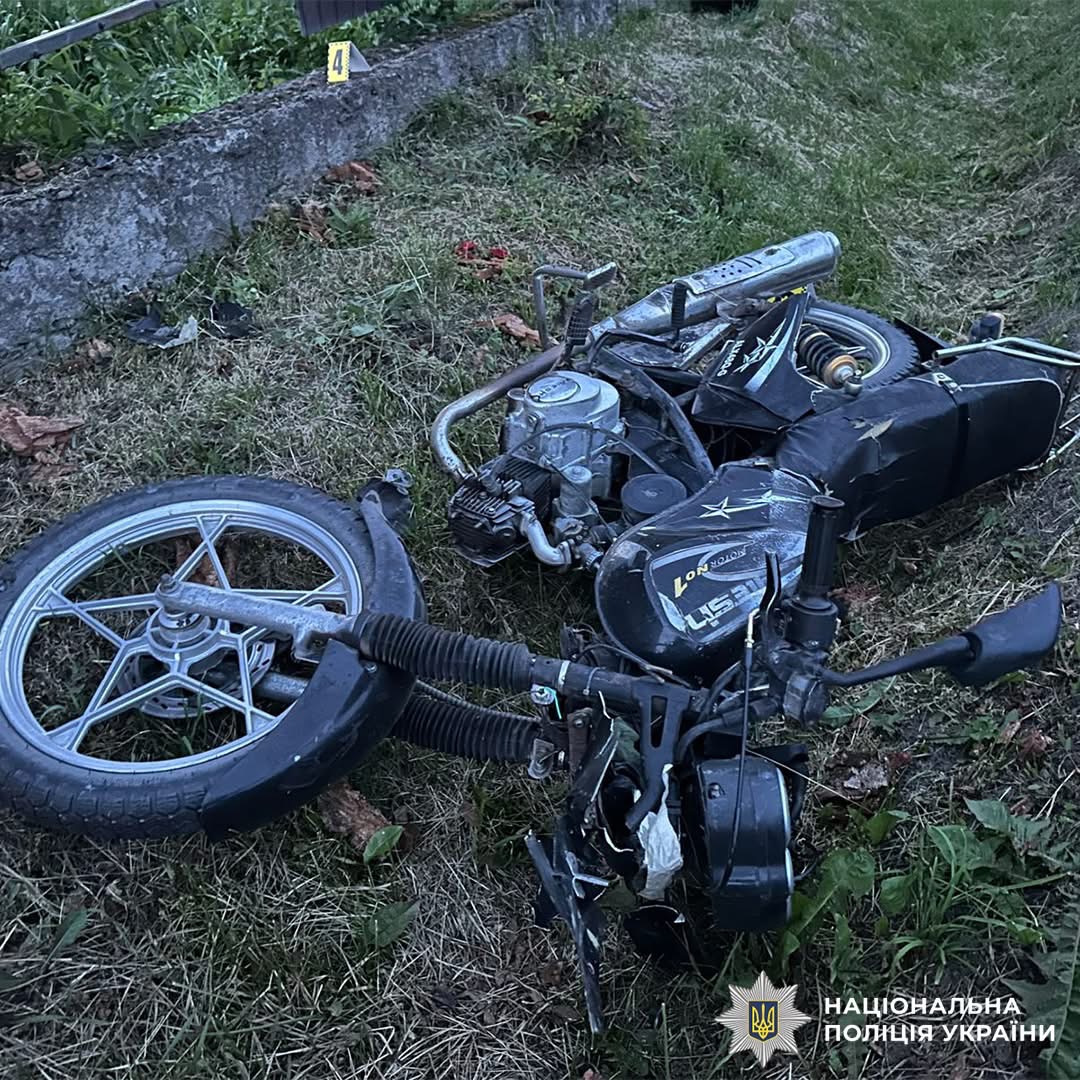 На Львівщині в ДТП постраждала 15-річна мотоциклістка та її пасажир