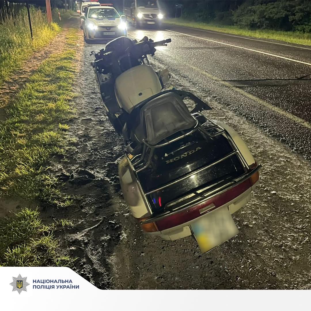 У Новояворівську внаслідок ДТП із легковиком постраждала 5-річна пасажирка мотоцикла