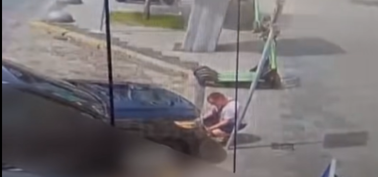 Зняв номерні знаки та закрив VIN-код: у Львові водій позашляховика припаркувався на місці для людей з інвалідністю