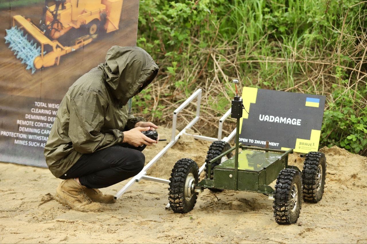 На Львівщині запрацював перший в Європі навчально-випробувальний комплекс з протимінної діяльності
