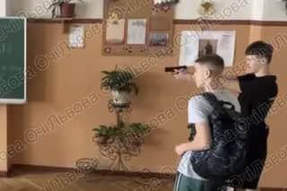 В одній з шкіл Львова дев’ятикласник стріляв з пневматичної зброї: деталі