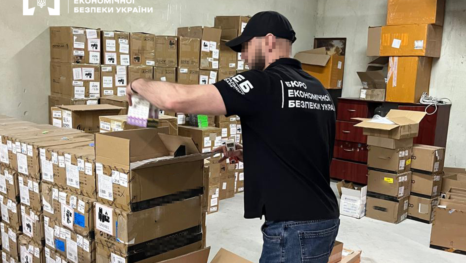 На Львівщині ліквідували підпільний цех з виготовлення рідин для електронних сигарет