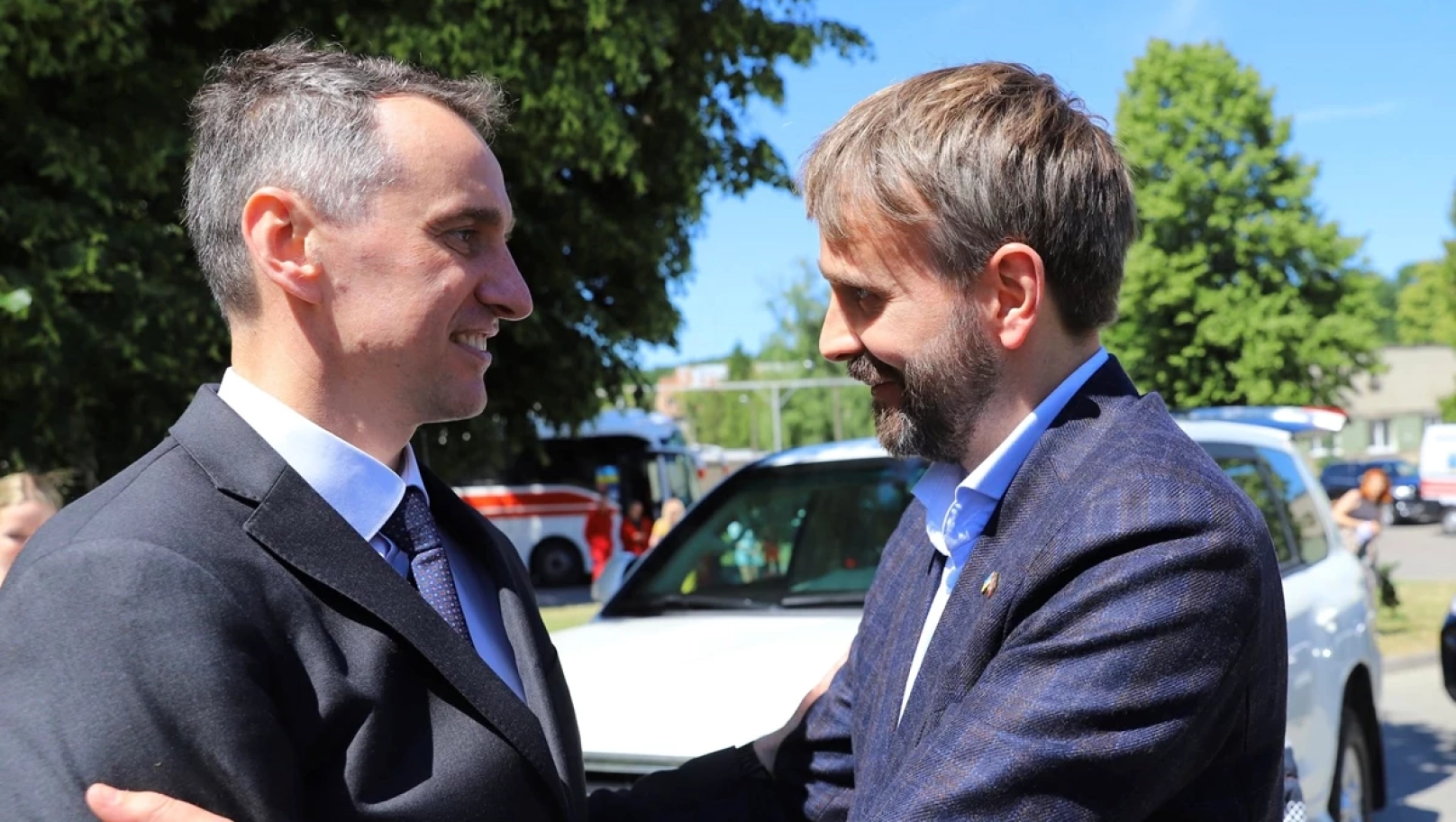 Норвезький міністр охорони здоров’я приїхав до Львова: дивився, як евакуйованих пацієнтів відправляють на лікування за кордон