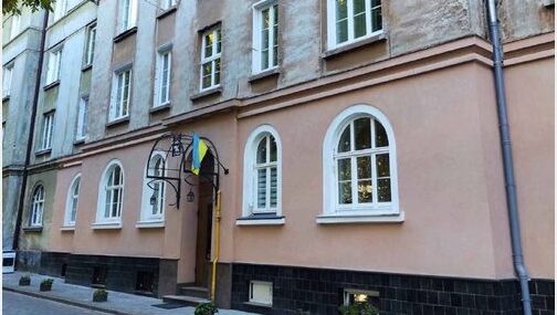 Львівська міськрада відреагувала на звинувачення щодо зловживання при відновленні вікон на Стрийській