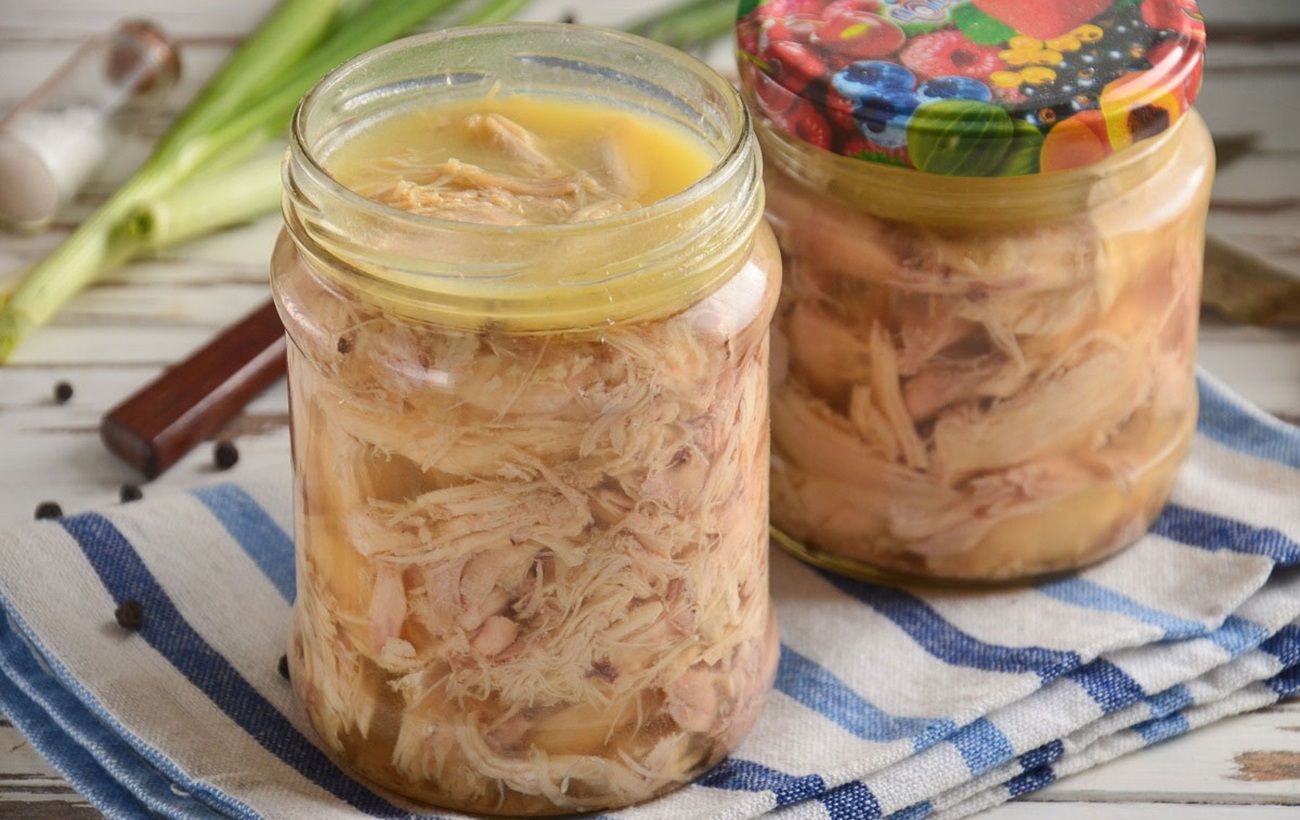 53-річна мешканка Сколівщини потрапила до реанімації інфекційної лікарні Львова з ботулізмом