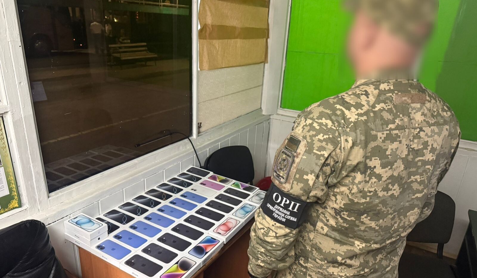 Контрабанда на мільйон: везли телефони й презервативи без митного контролю