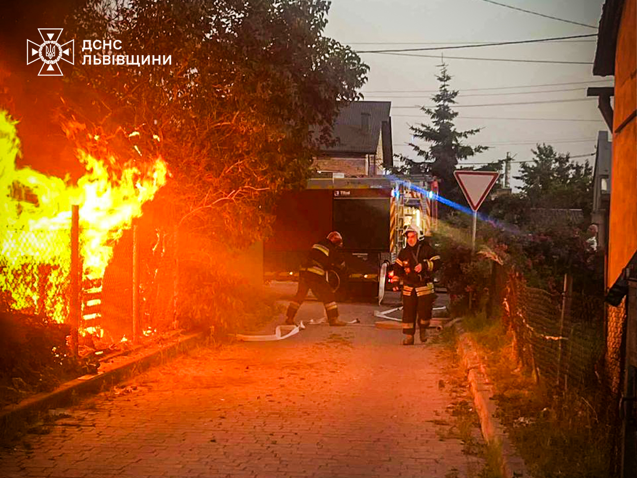 Під час пожежі у Львові, на вулиці Шевченка, постраждала жінка