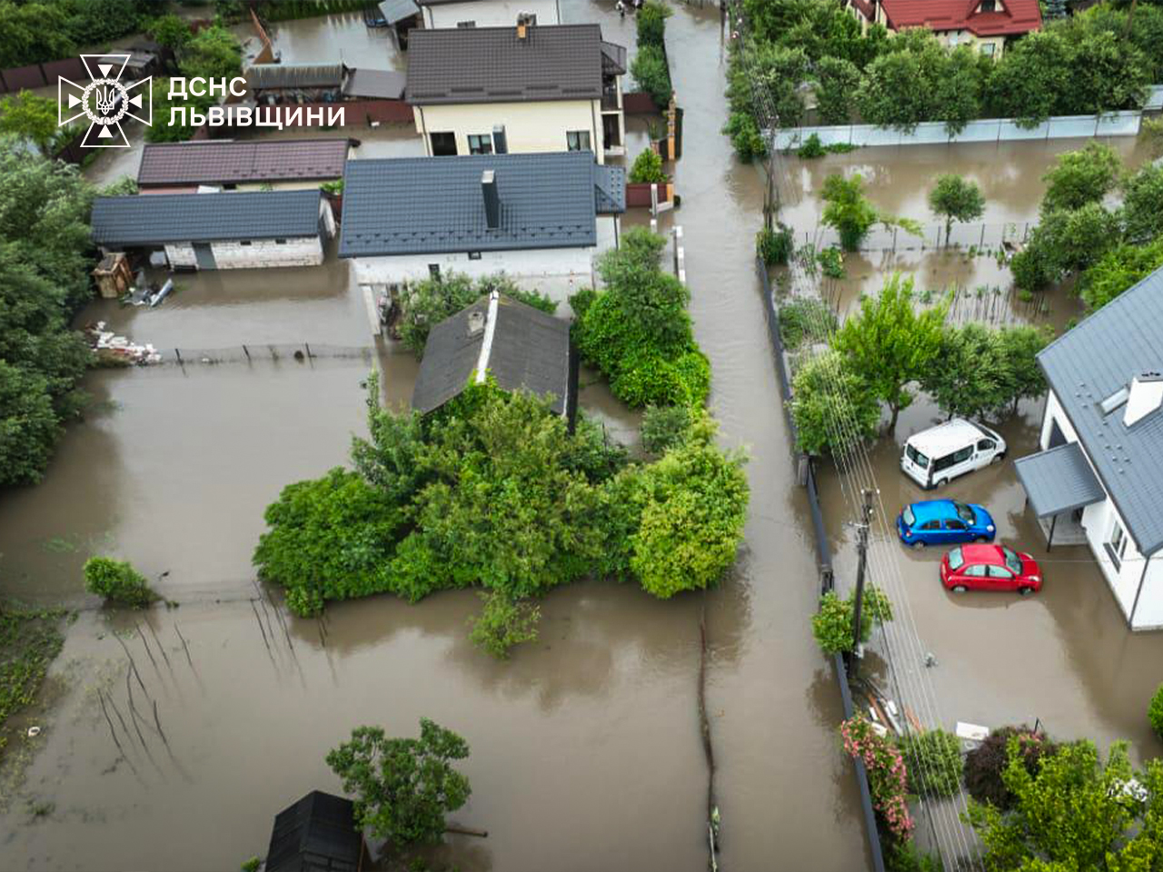 Через негоду рятувальники Львівщини відкачали майже 10 куб.м води